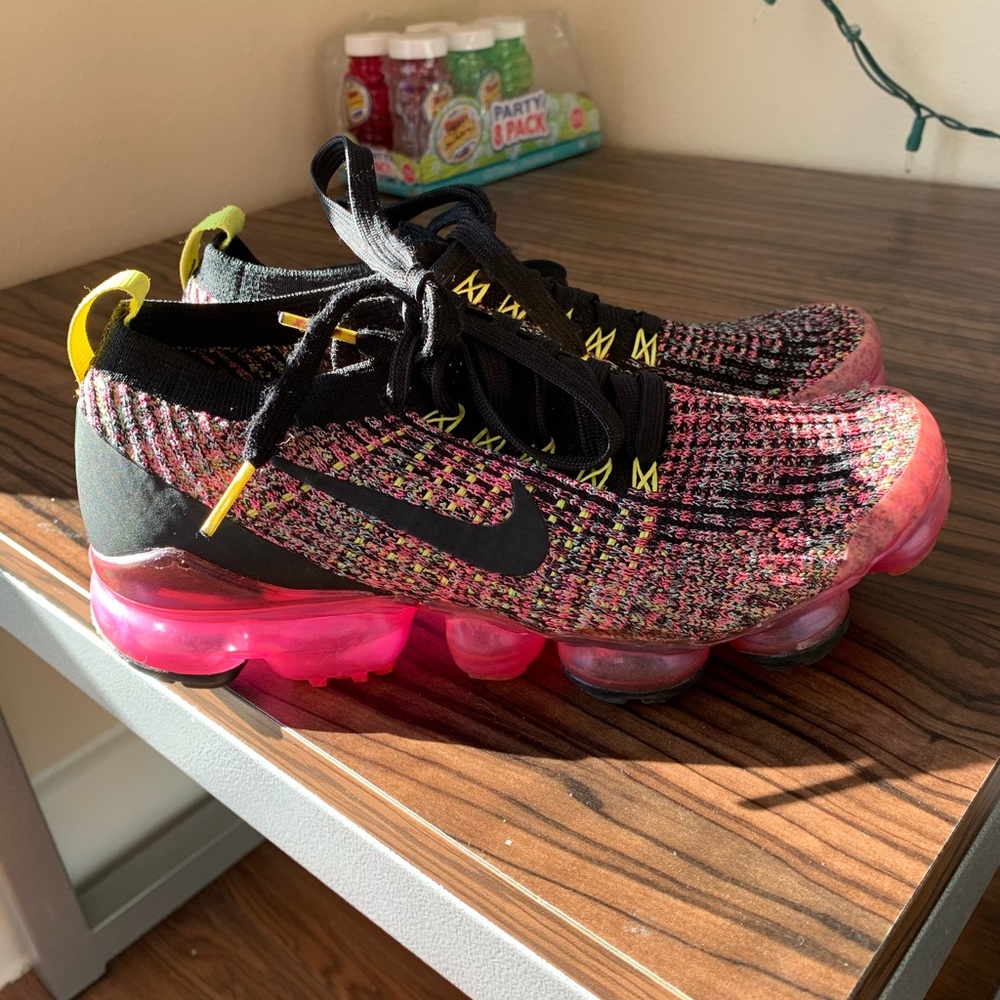 Nike Air VaporMax Flyknit 3 Black Pink